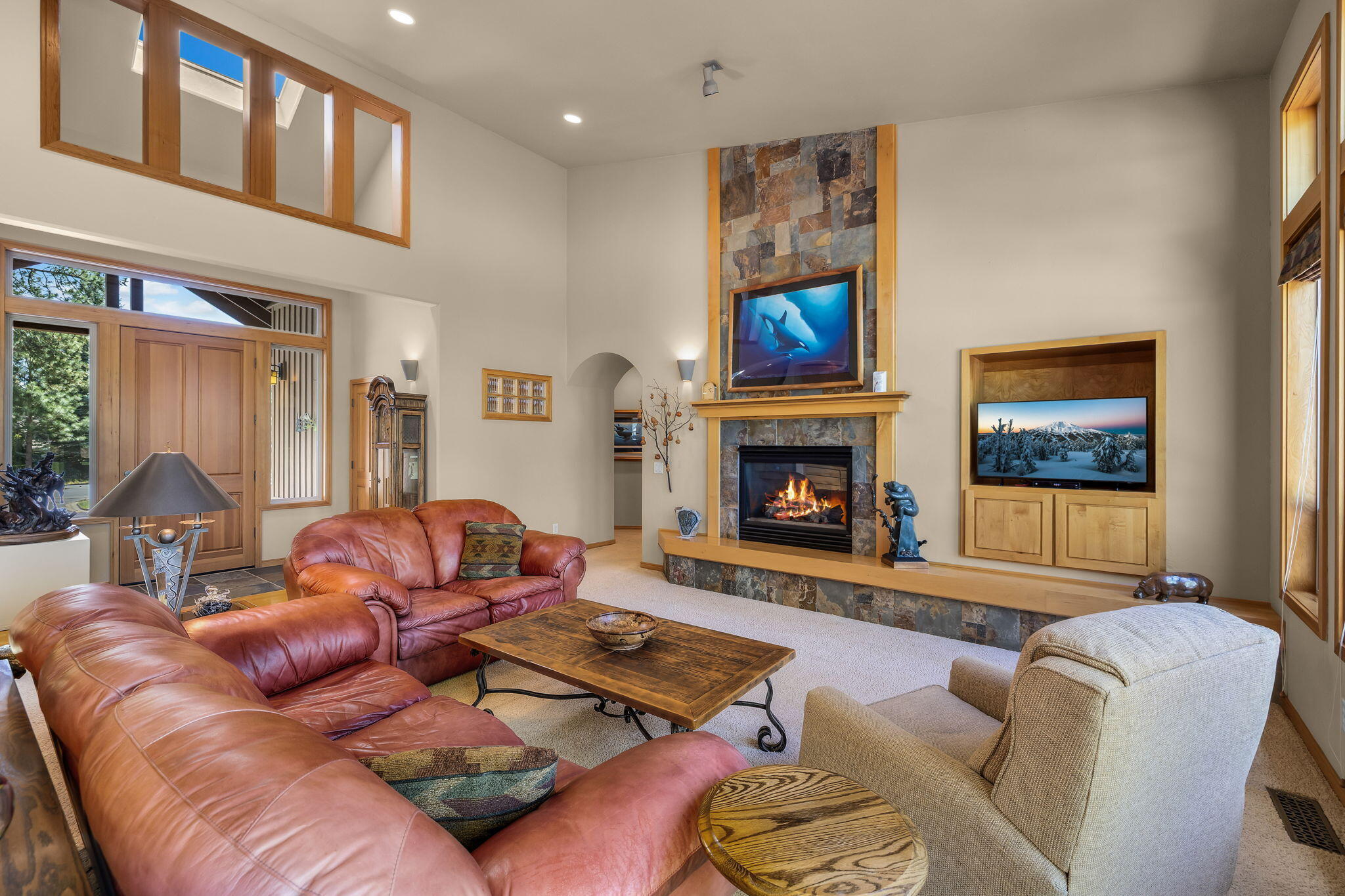 19574 Green Lakes Loop Bend, OR 97702 - Photo 7 of 41 Designed for easy single-level living, the great room offers generous scale, natural light, and comfortable flow from the entry and adjoining spaces.