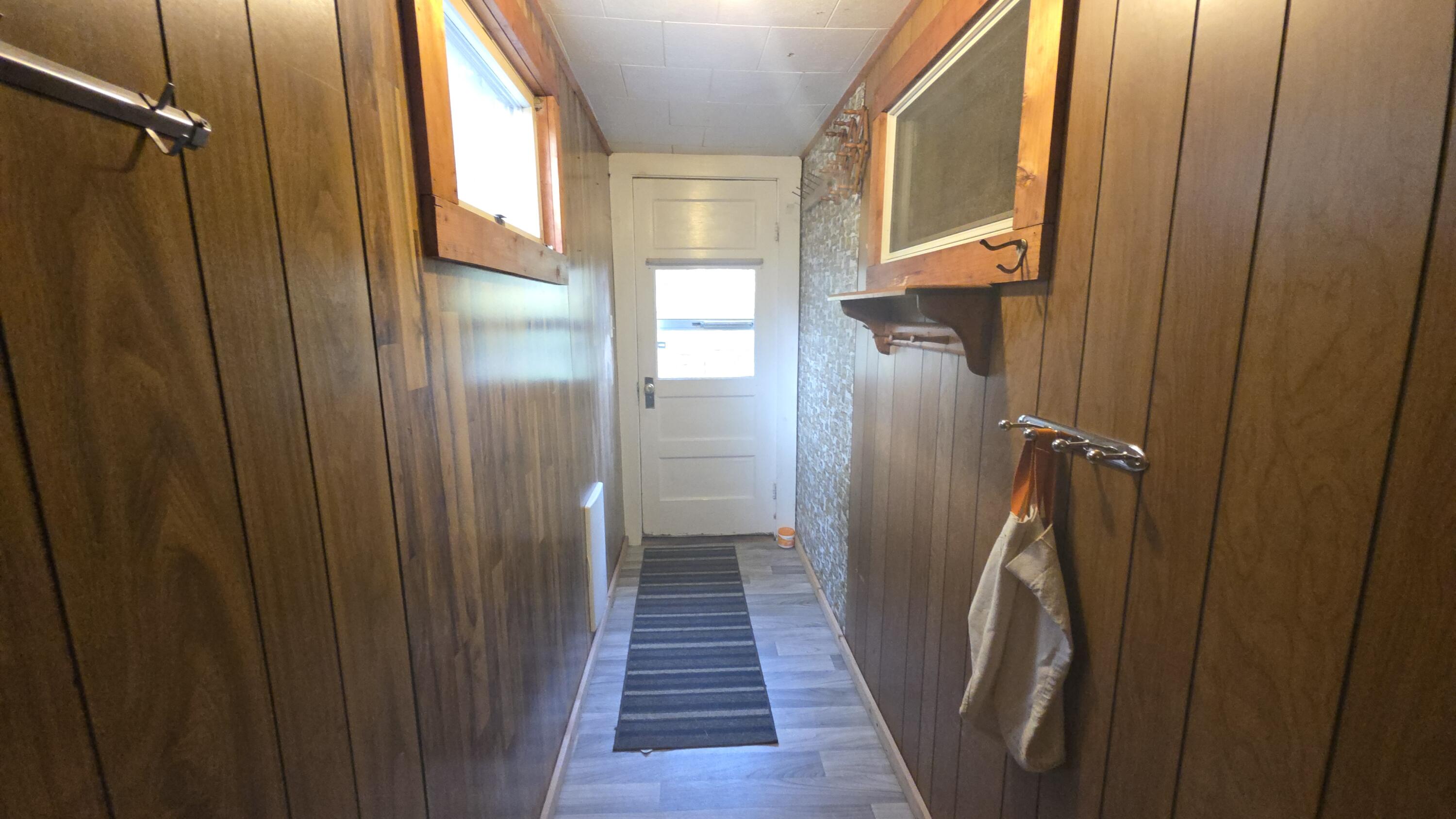 17 Marsh Road Belfast, ME 04915 - Photo 6 of 21 Entry Area