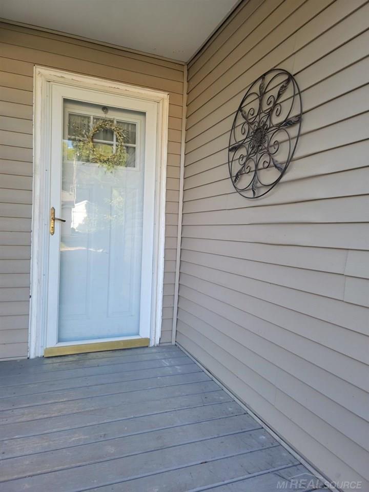 1544 Lambden Road Flint, MI 48532 - Photo 5 of 30 50082359-4.JPG