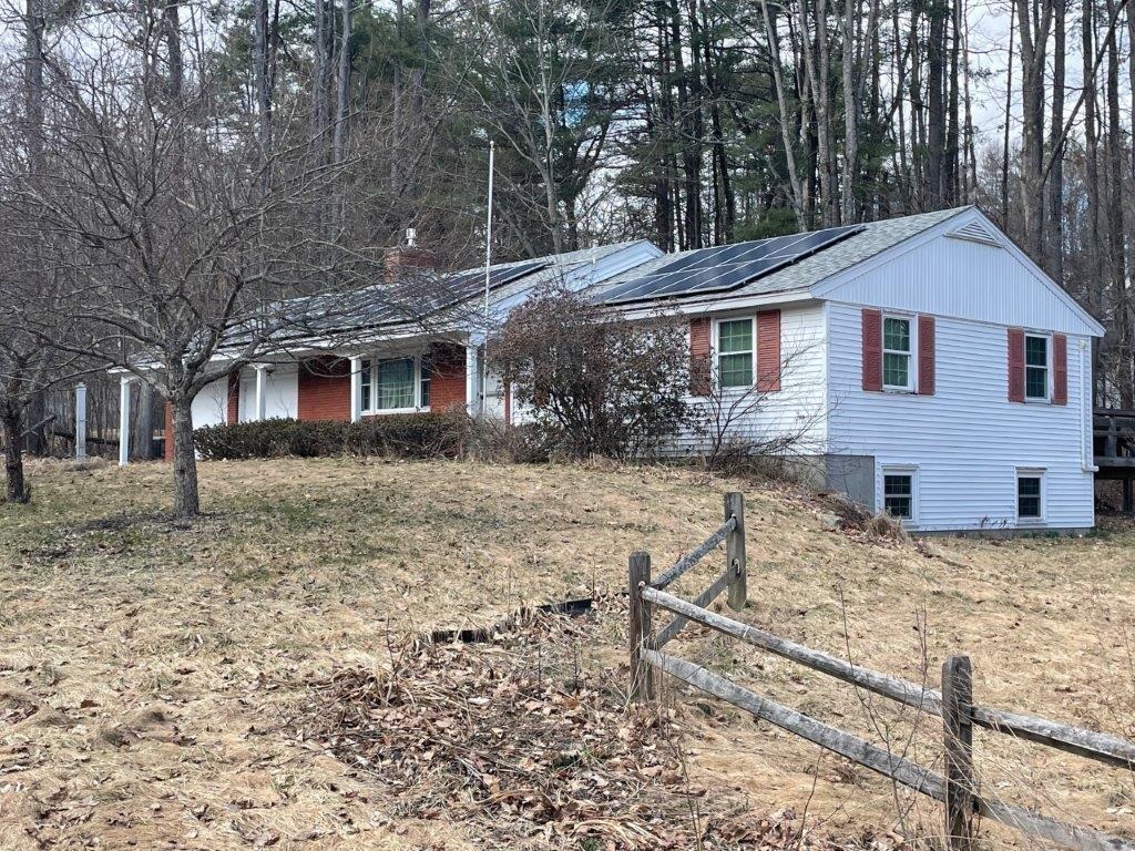 18 Oak Ridge Road Lebanon, NH 03784 - Photo 1 of 17 Gallery Image 1