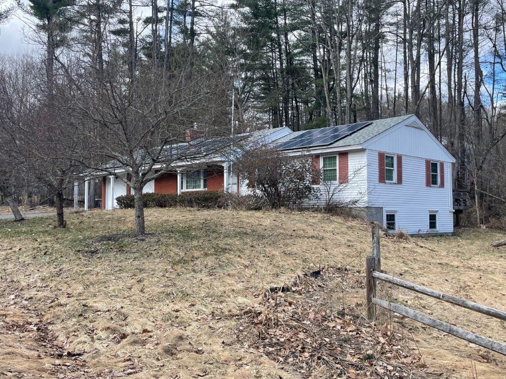 18 Oak Ridge Road Lebanon, NH 03784 - Photo 2 of 17 Gallery Image 2