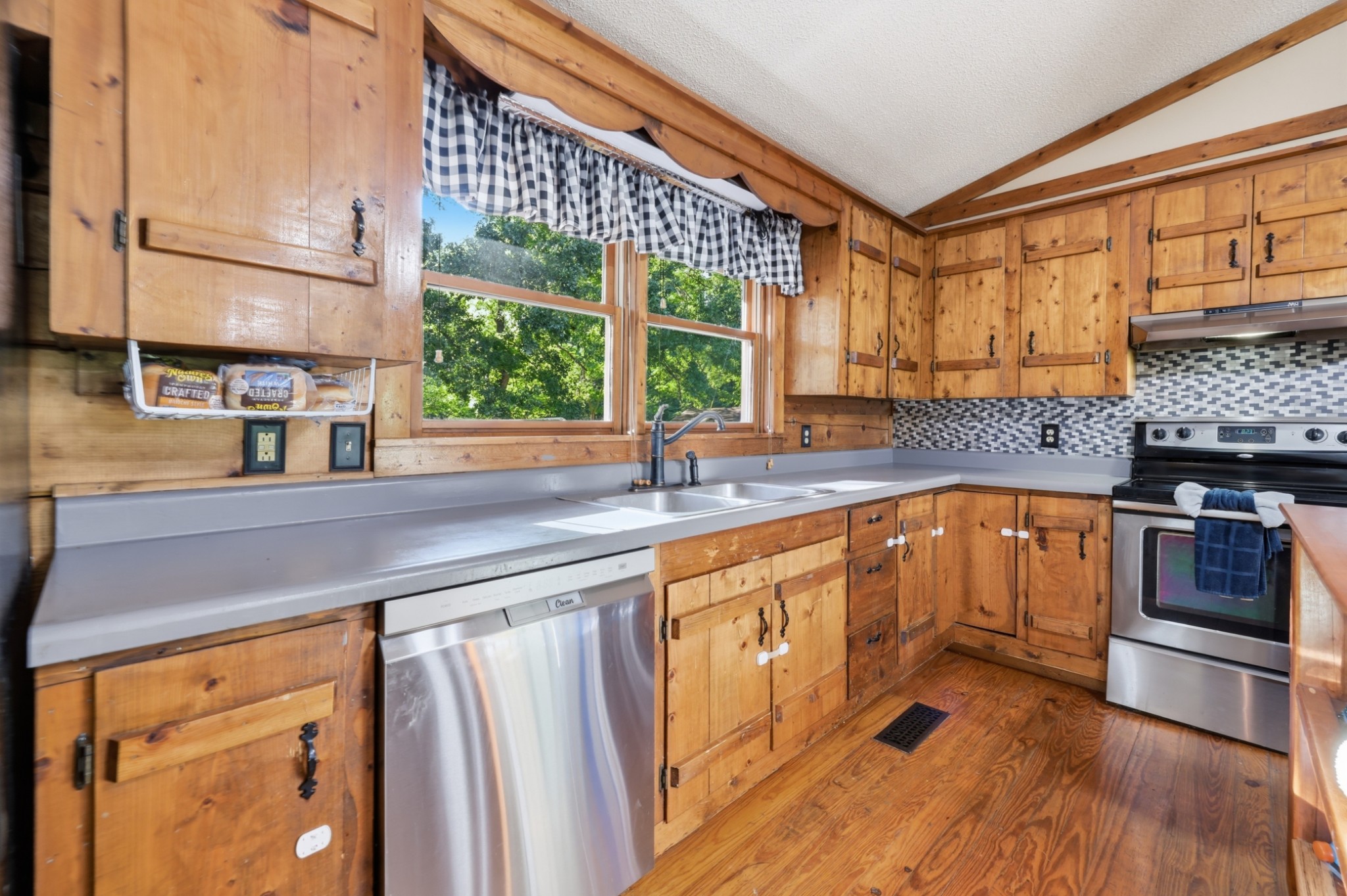 4628 County Home Road Paris, TN 38242 - Photo 11 of 32
