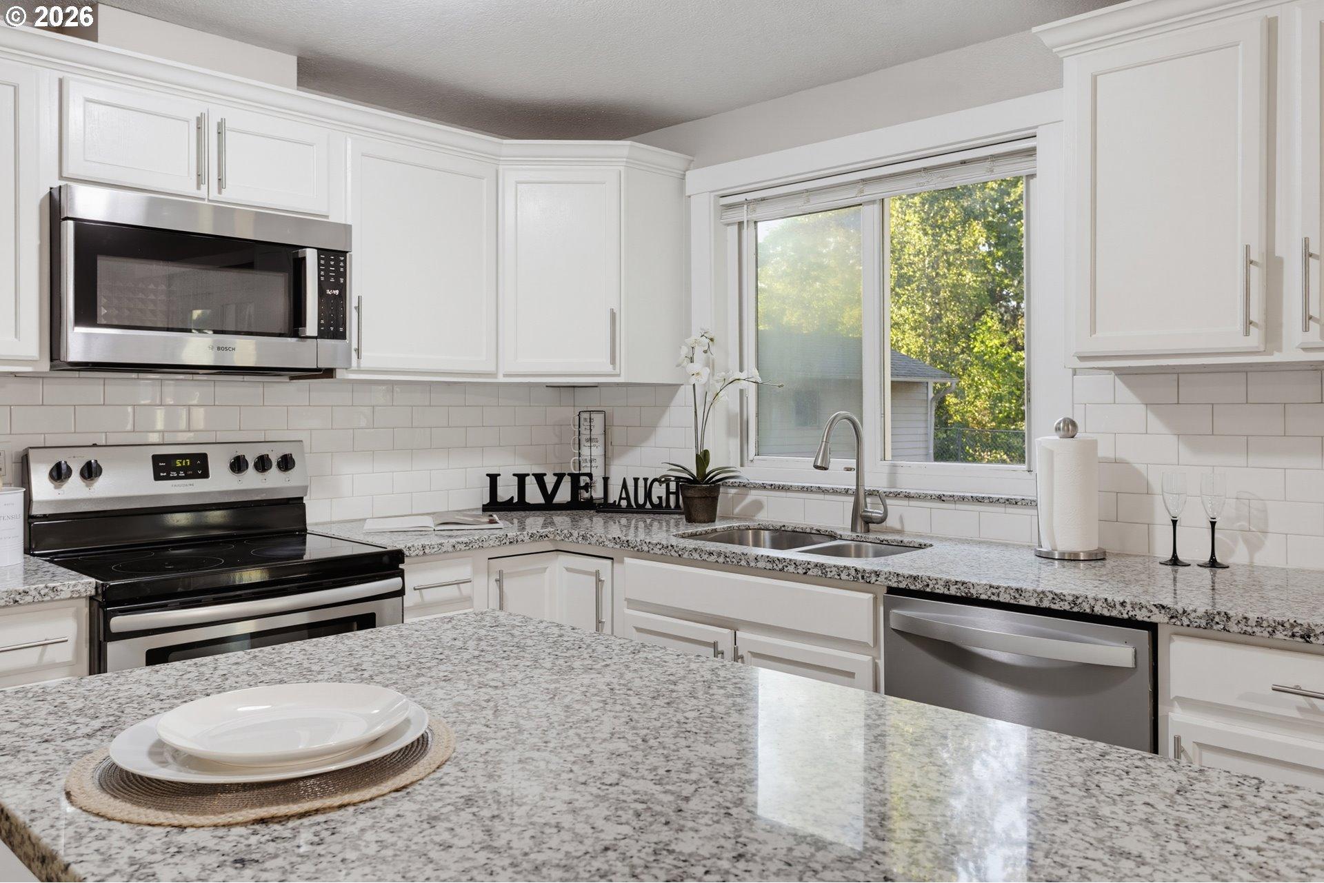 9705 Northeast Burton Road Vancouver, WA 98664 - Photo 16 of 39 Gallery Image 16