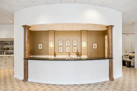 $1,599,000 | 1100 Uptown Park Boulevard, Unit 102, Houston, TX 77056