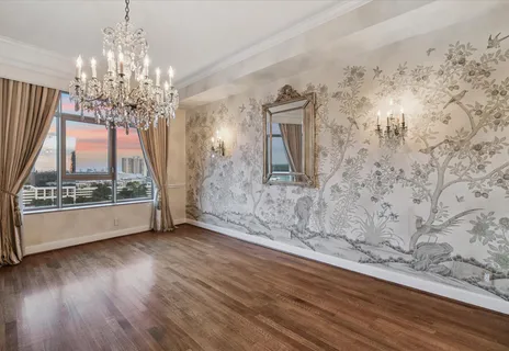 $1,599,000 | 1100 Uptown Park Boulevard, Unit 102, Houston, TX 77056