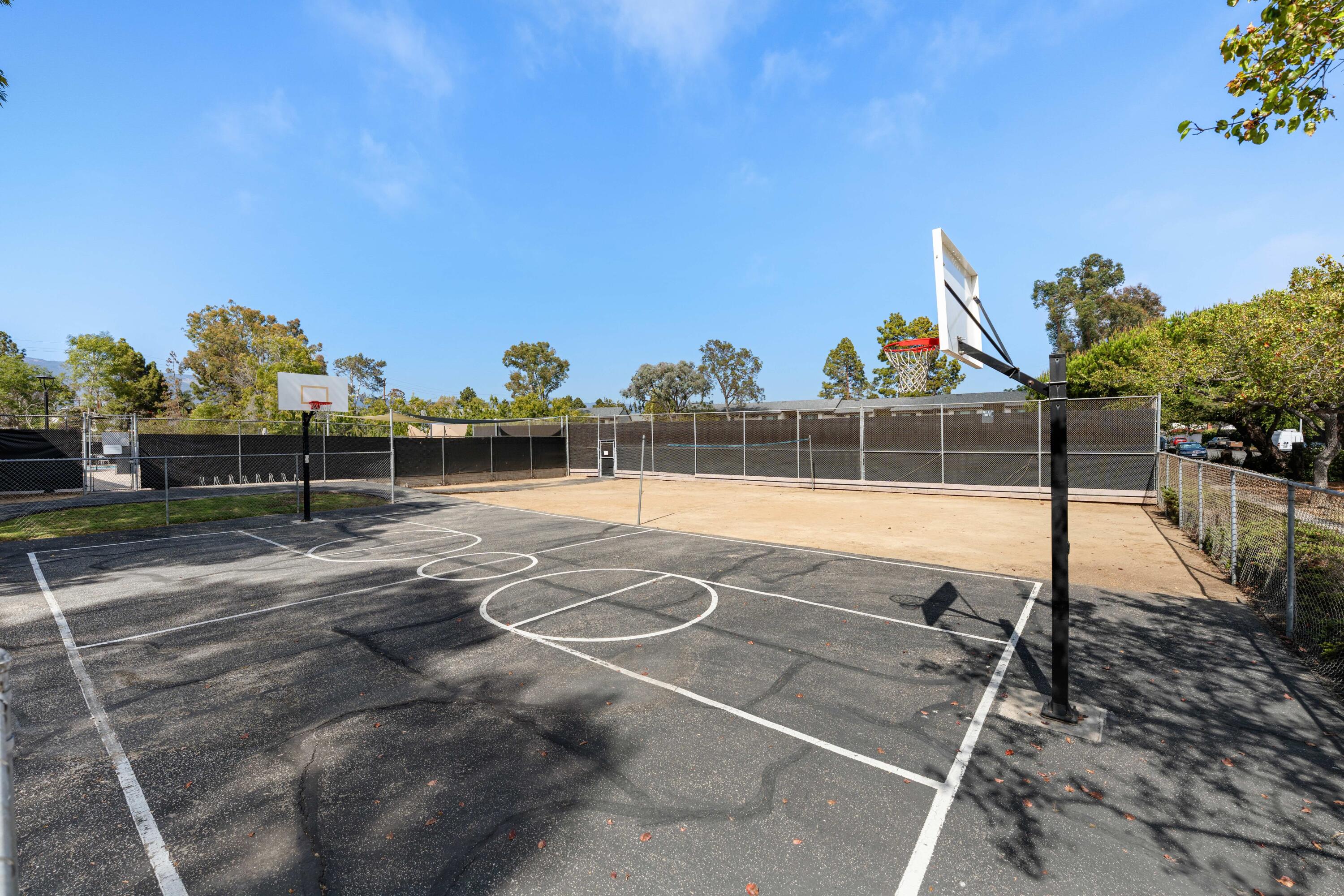 7286 Georgetown Road Goleta, CA 93117 - Photo 42 of 50 Community Basketball - 7286 Georgetown