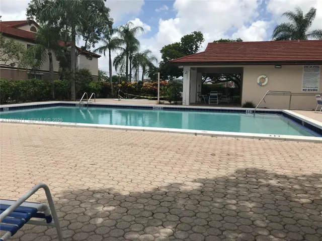$1,950 | 1250 Southwest 113th Terrace, Unit 101, Pembroke Pines, FL 33025