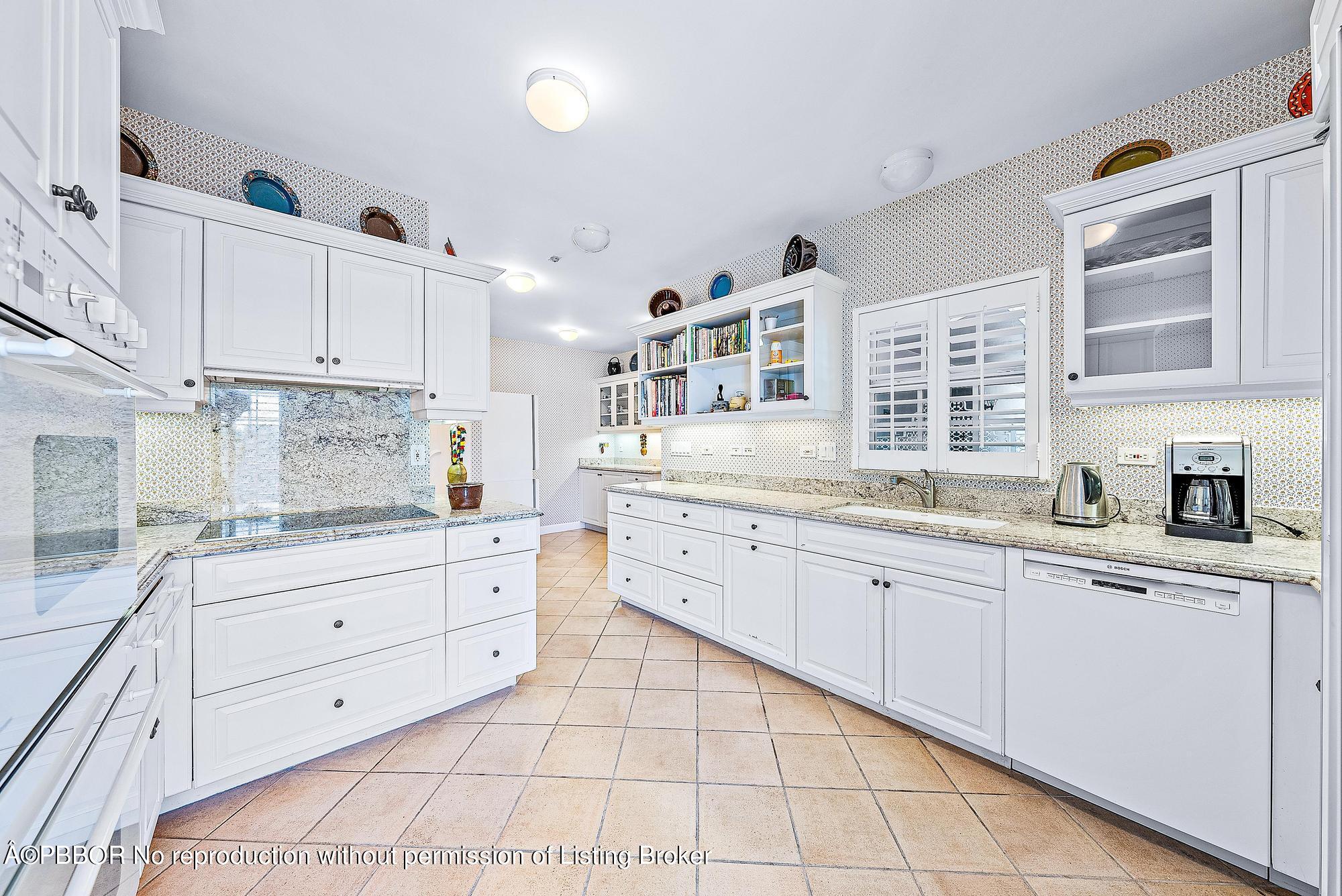 2160 Ibis Isle Road, Unit 9 Palm Beach, FL 33480 - Photo 15 of 44 kitchen