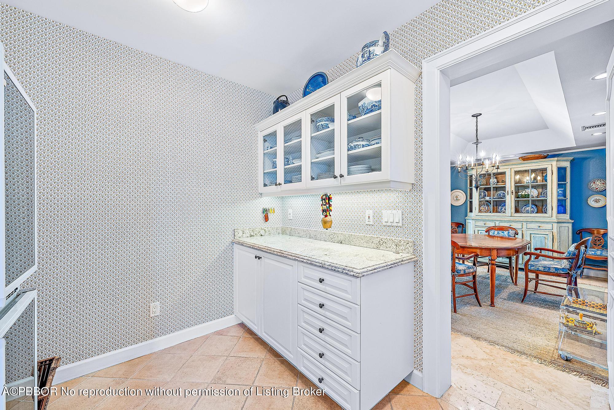 2160 Ibis Isle Road, Unit 9 Palm Beach, FL 33480 - Photo 18 of 44 kitchen