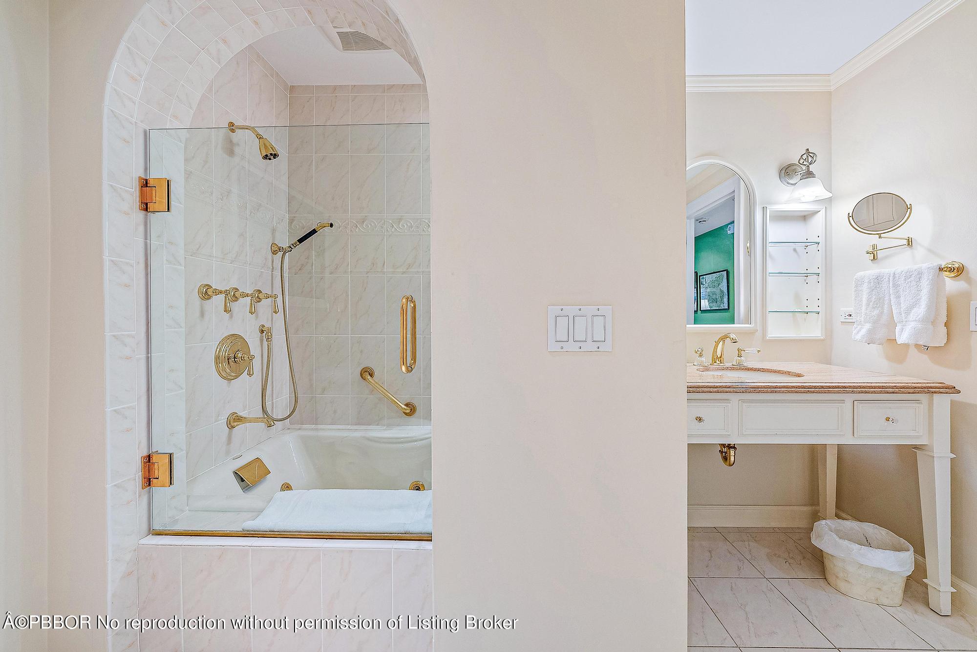 2160 Ibis Isle Road, Unit 9 Palm Beach, FL 33480 - Photo 31 of 44 bath 2