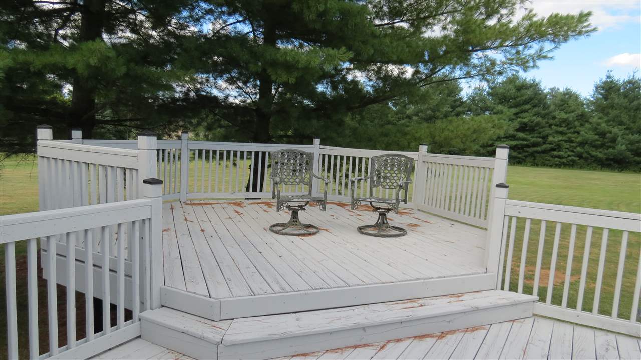 190 Holmes Road Allenton, MI 48002 - Photo 24 of 33 Deck