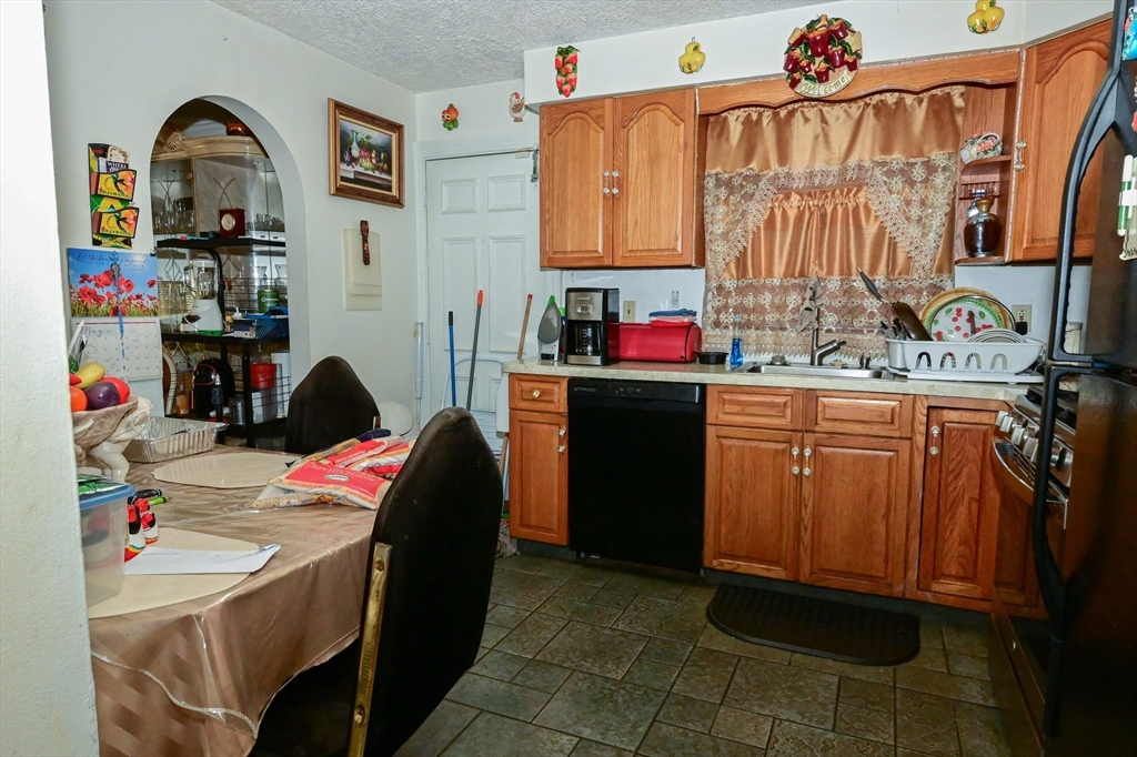 117 Fairmount Street Boston, MA 02124 - Photo 5 of 9