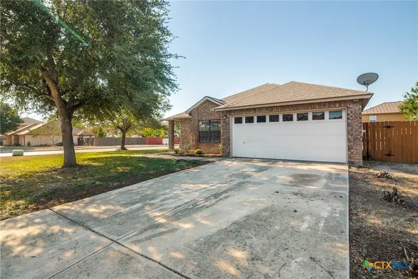 $1,645 | 1078 Stone Trail, New Braunfels, TX 78130