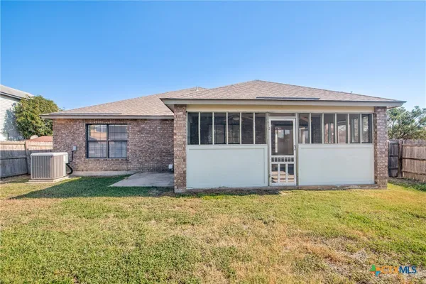 $1,645 | 1078 Stone Trail, New Braunfels, TX 78130
