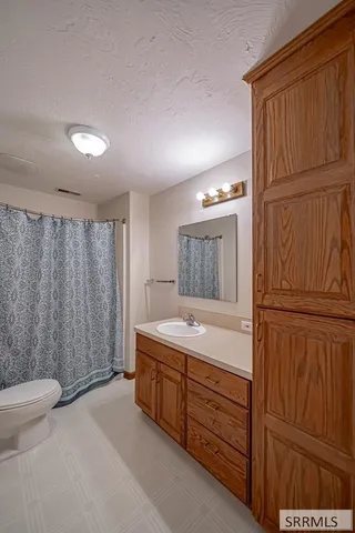 $2,700 | 2940 Sunnybrook Lane, Idaho Falls, ID 83404