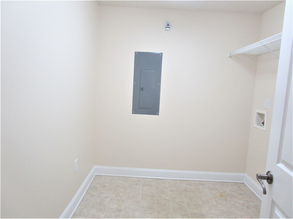 631 Lookover Drive Anderson, SC 29621 - Photo 5 of 10 Laundry room