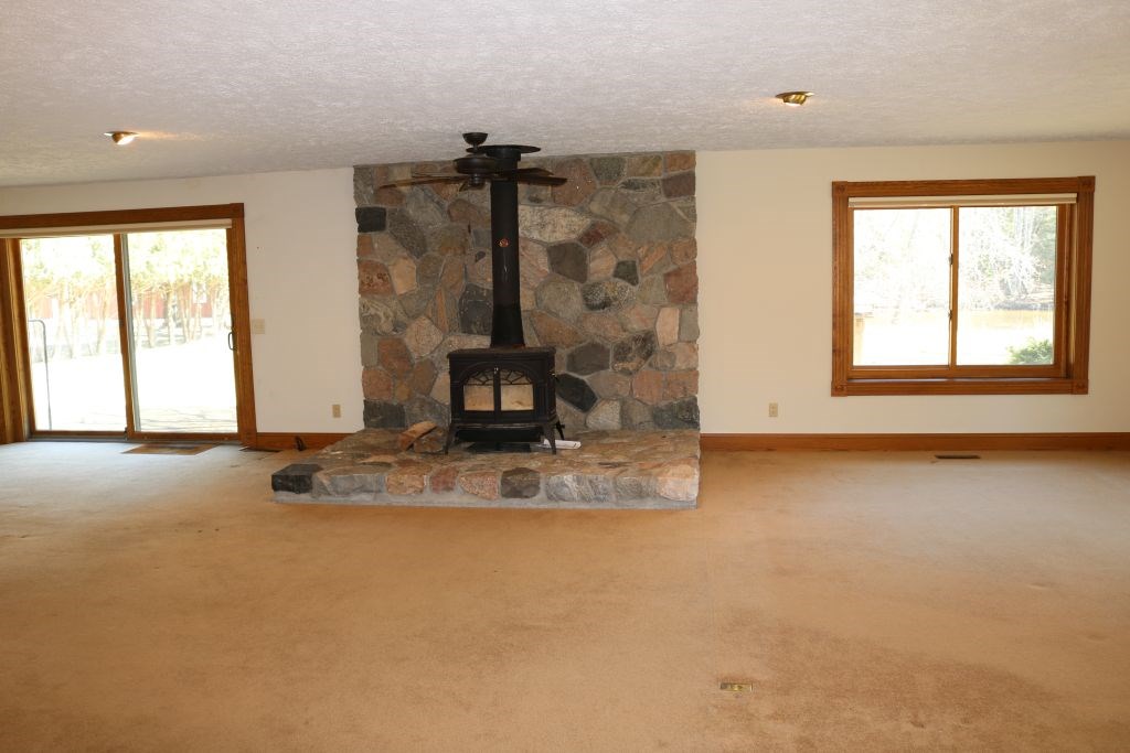 826 East River Road Traverse City, MI 49696 - Photo 14 of 38 1873700-13.JPG