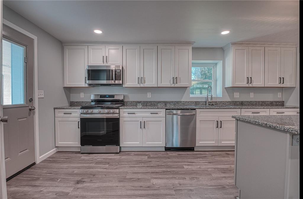 209 Decatur Drive Butler, PA 16002 - Photo 4 of 25