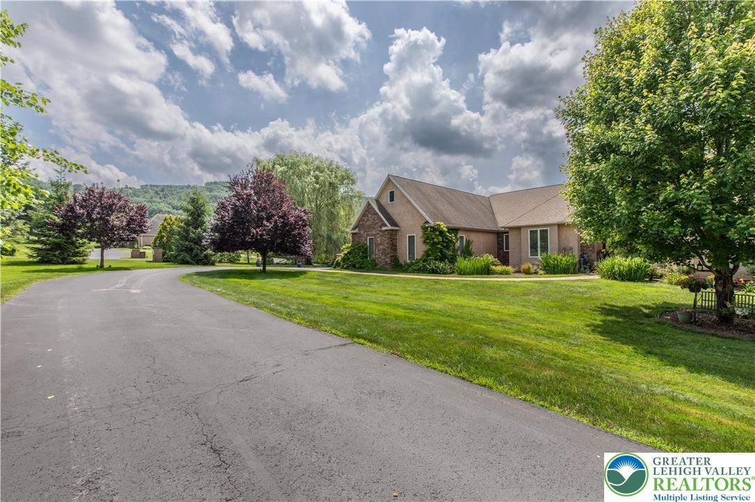 61 Mountain Road Sugarloaf, PA 18249 - Photo 3 of 63