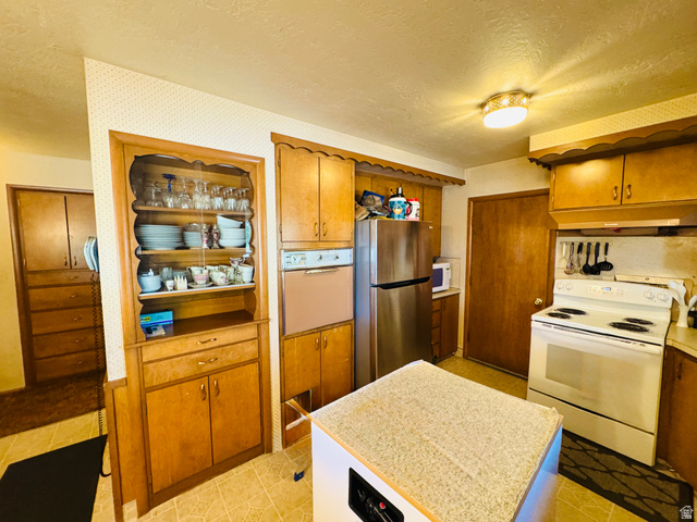 1611 South 75 East Bountiful, UT 84010 - Photo 10 of 23 Kitchen