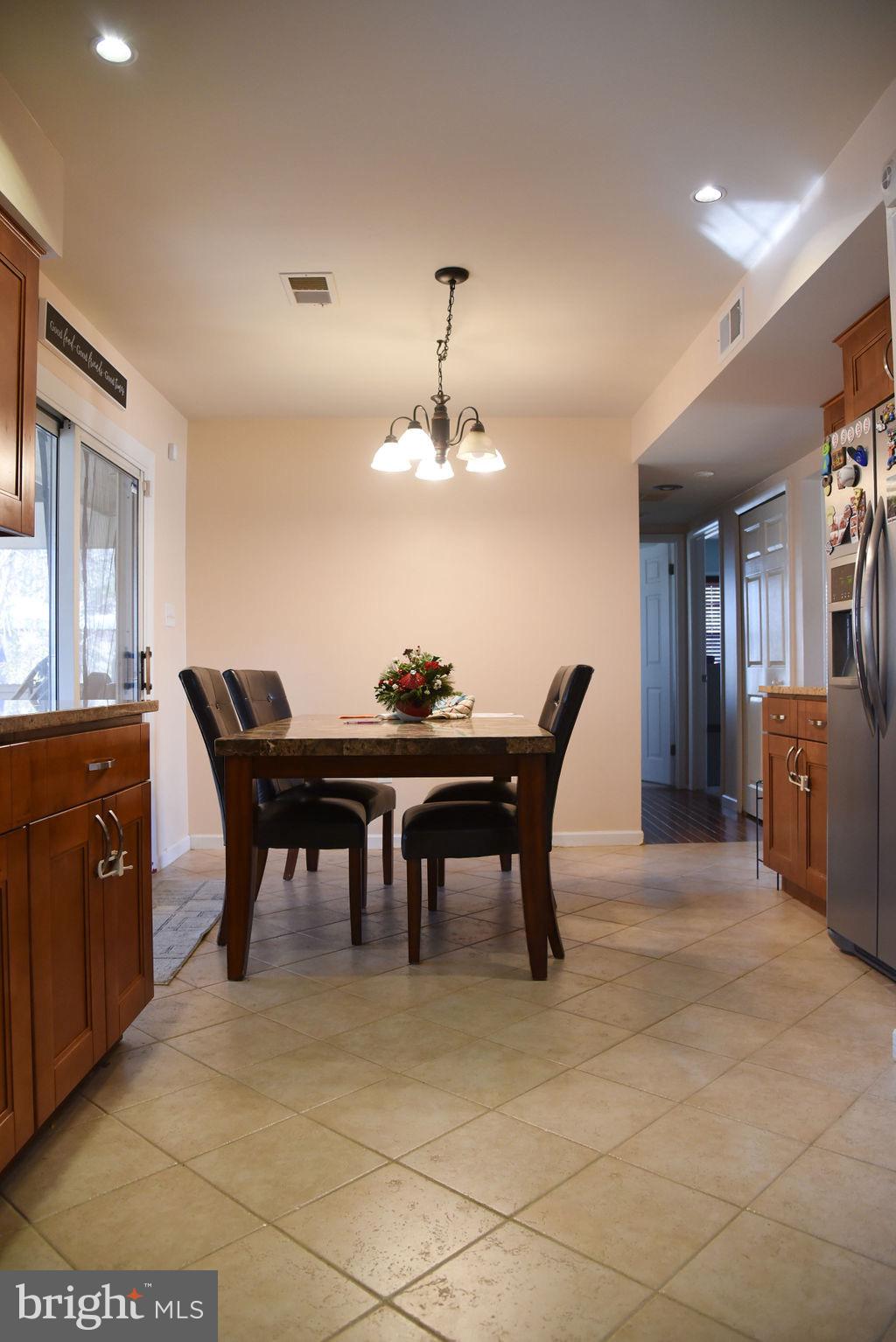 1323 Wilson Road Waldorf, MD 20602 - Photo 4 of 26 Dining area