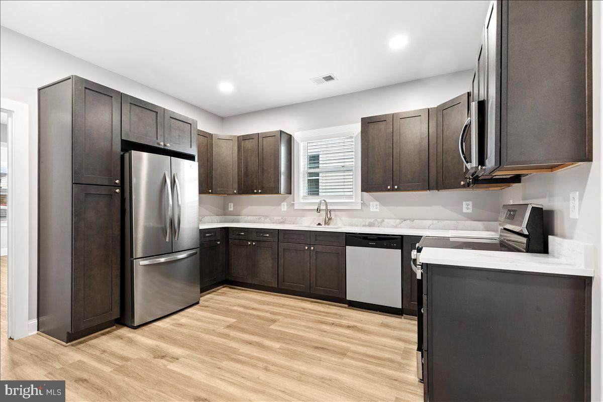 1621 Bentley Road Edgewater, MD 21037 - Photo 2 of 17