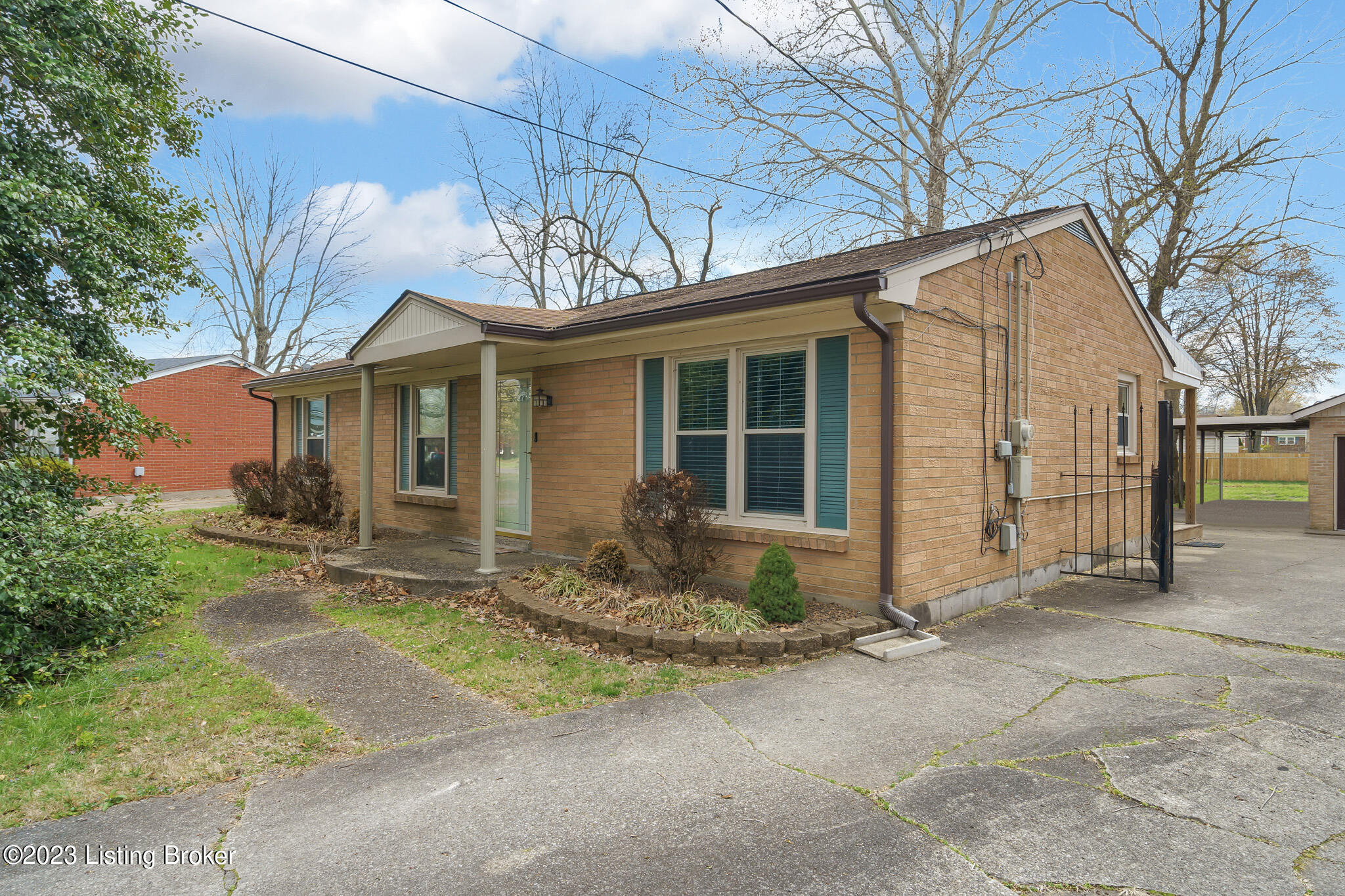 4410 Lambert Road Louisville, KY 40219 - Photo 2 of 39 02-DSC06099