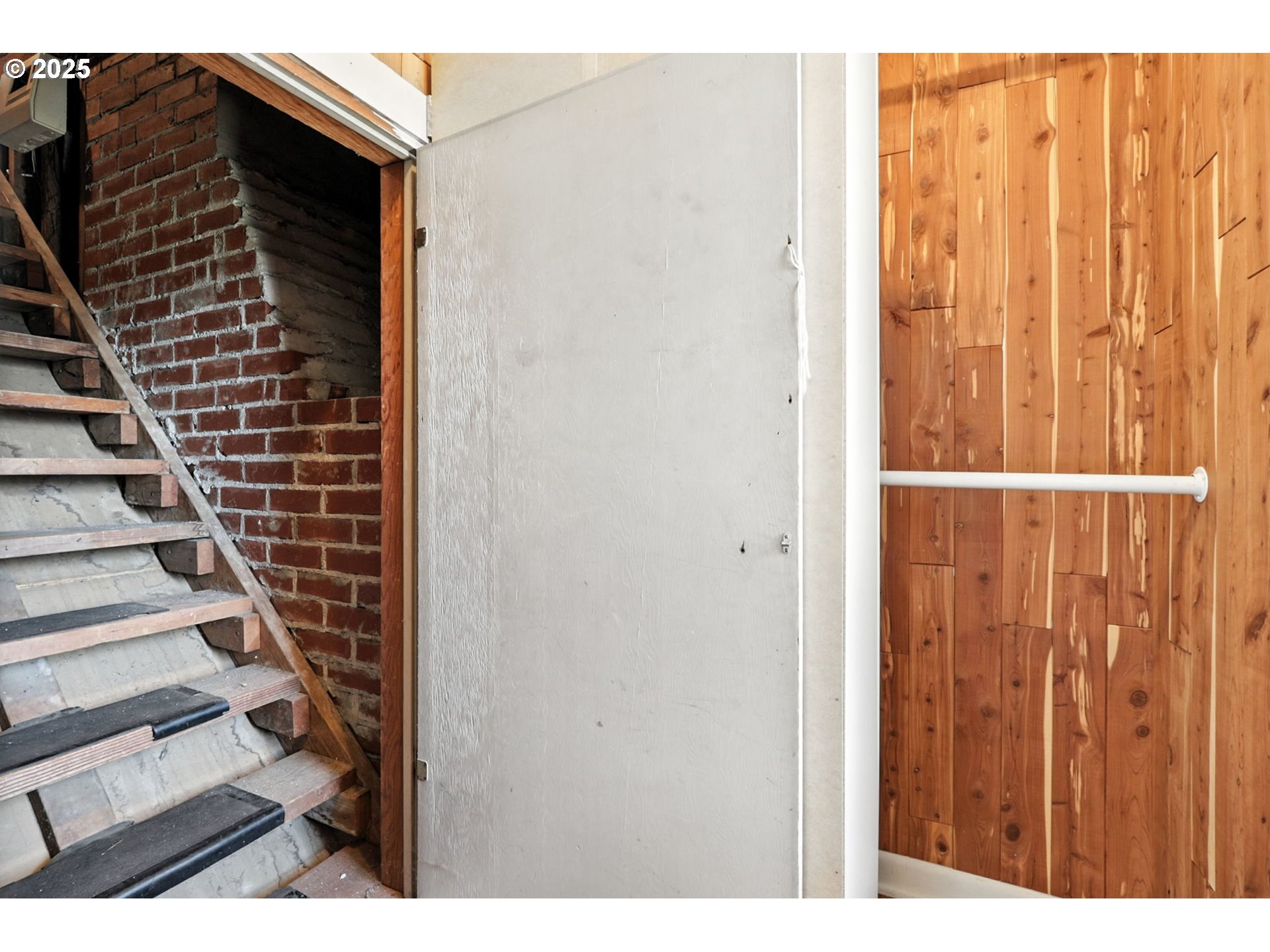 7149 Southwest 3rd Avenue Portland, OR 97219 - Photo 18 of 42 a view of wooden staircase