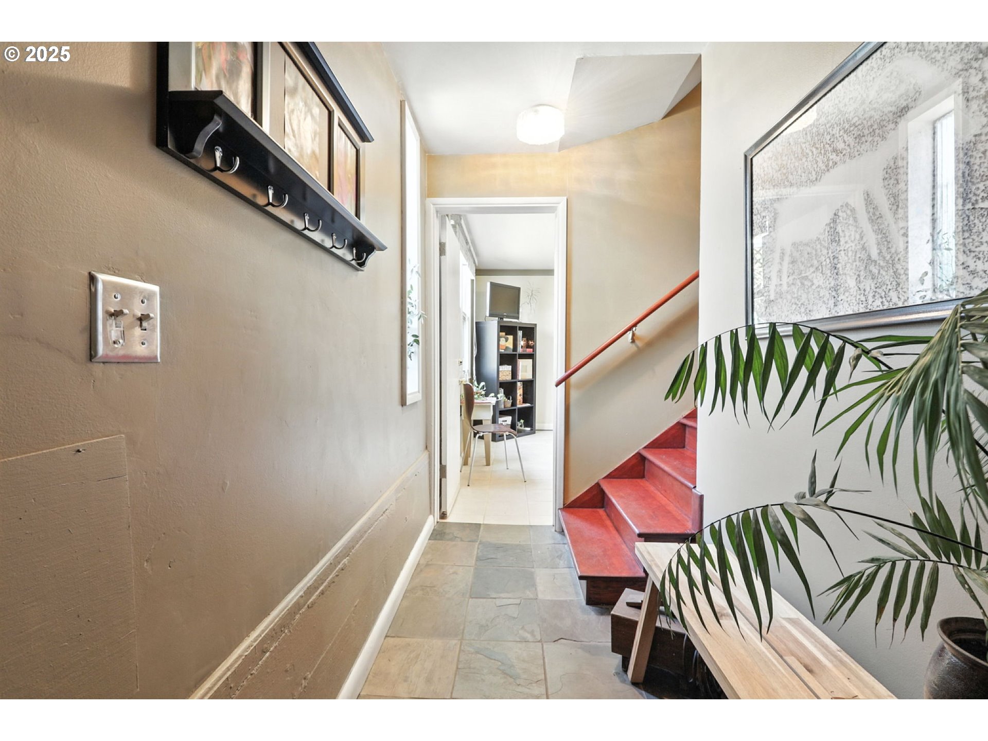 7149 Southwest 3rd Avenue Portland, OR 97219 - Photo 21 of 42 a view of entryway