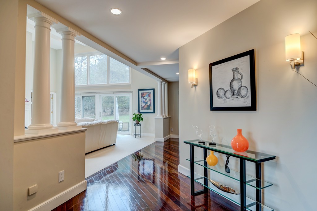 14 Phillips Pond Road Natick, MA 01760 - Photo 4 of 30 Gallery Image 4