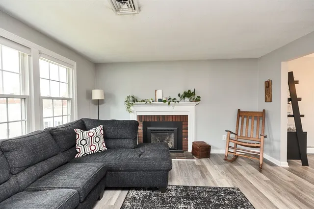 $465,000 | 541 Pickering Street, Manchester, NH 03104