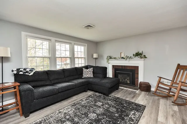 $465,000 | 541 Pickering Street, Manchester, NH 03104