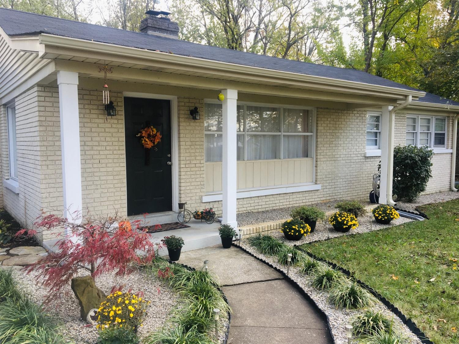 1594 Russell Cave Road Lexington, KY 40505 - Photo 2 of 26 The landscaping is perfect for this love