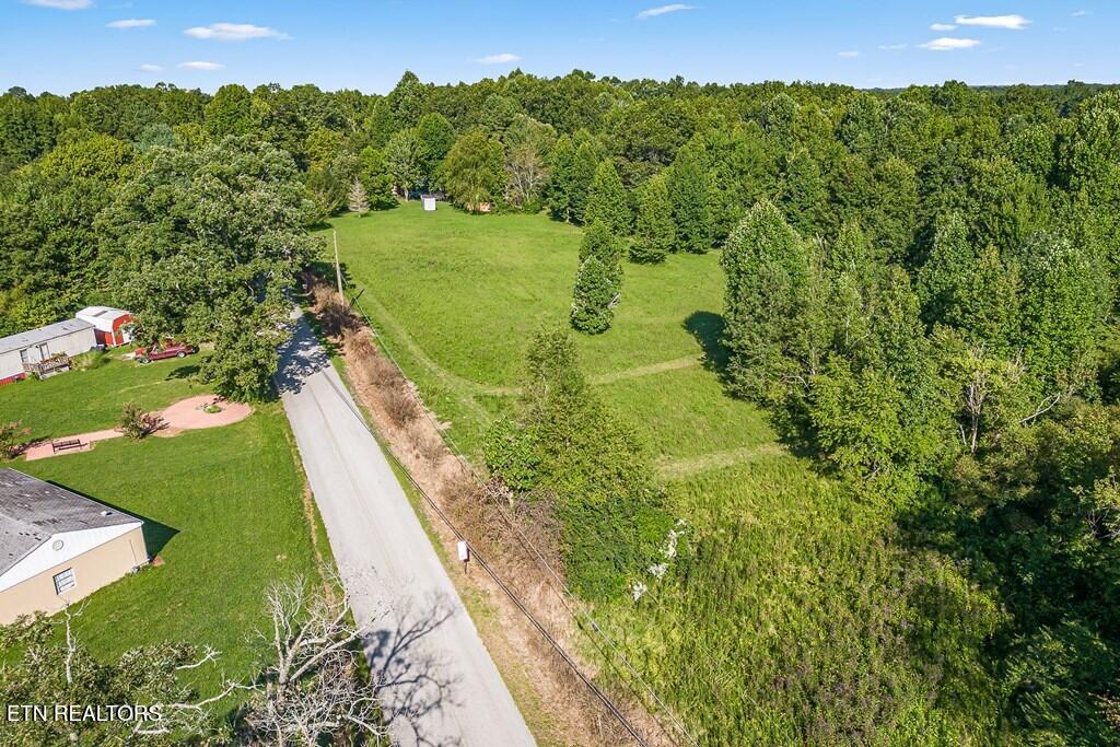 5445 Coal Bank Road Sparta, TN 38583 - Photo 2 of 16 flor2