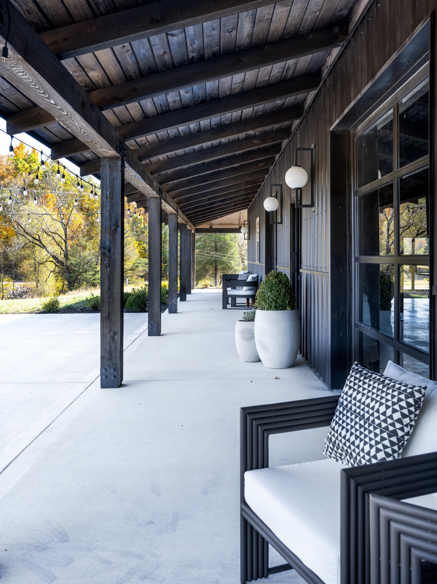232 Waterloo Road Lawrenceburg, TN 38464 - Photo 26 of 46 a view of a patio with table and chairs