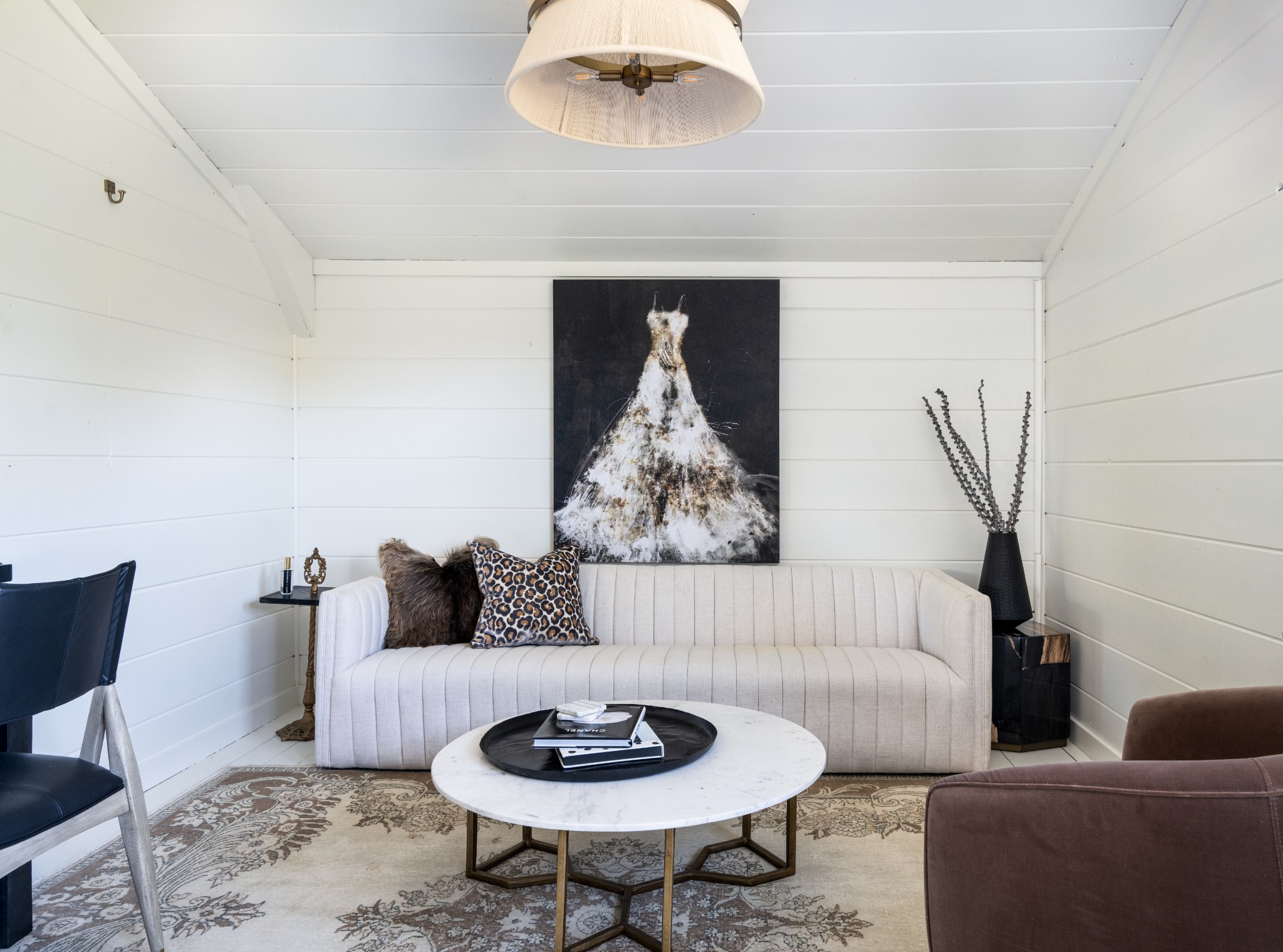 232 Waterloo Road Lawrenceburg, TN 38464 - Photo 33 of 46 a living room with furniture and a table