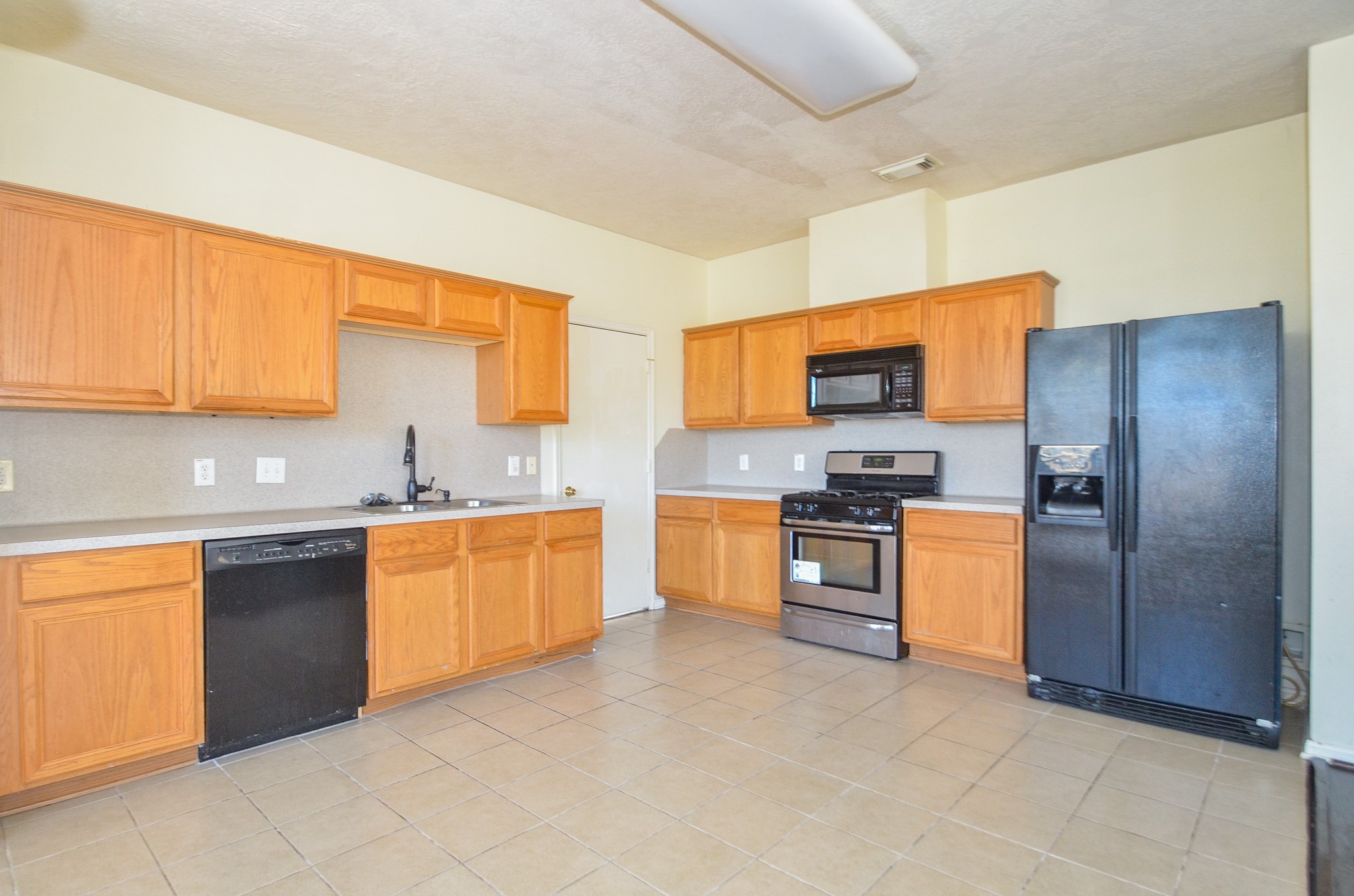 15002 Turphin Way Sugar Land, TX 77498 - Photo 13 of 31