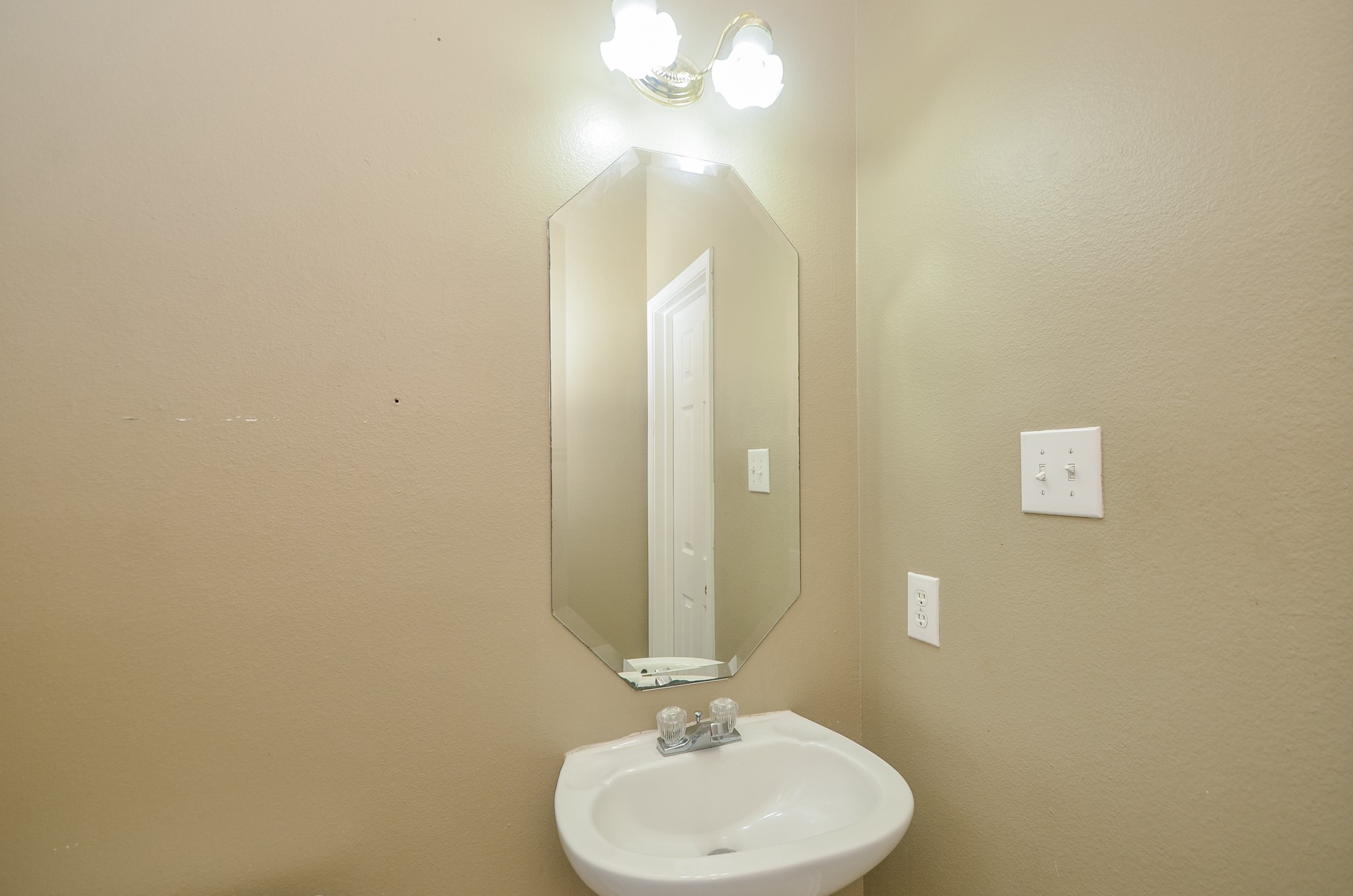 15002 Turphin Way Sugar Land, TX 77498 - Photo 9 of 31
