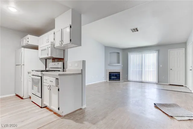 $1,100 | 4730 East Craig Road, Unit 2045, Las Vegas, NV 89115