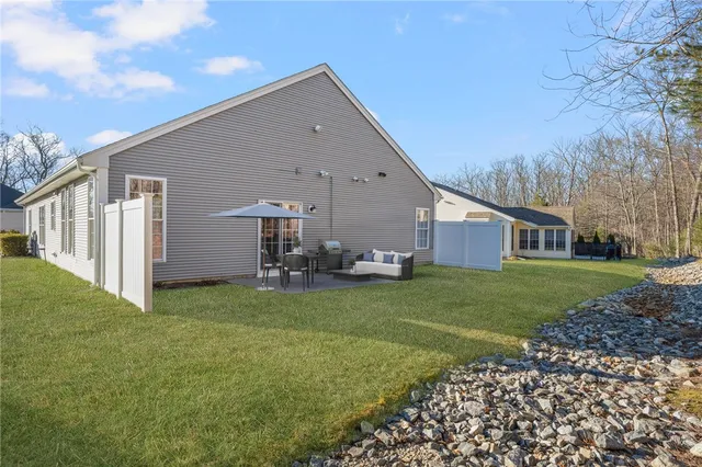 $659,900 | 23 Cambridge Circle, Smithfield, RI 02917