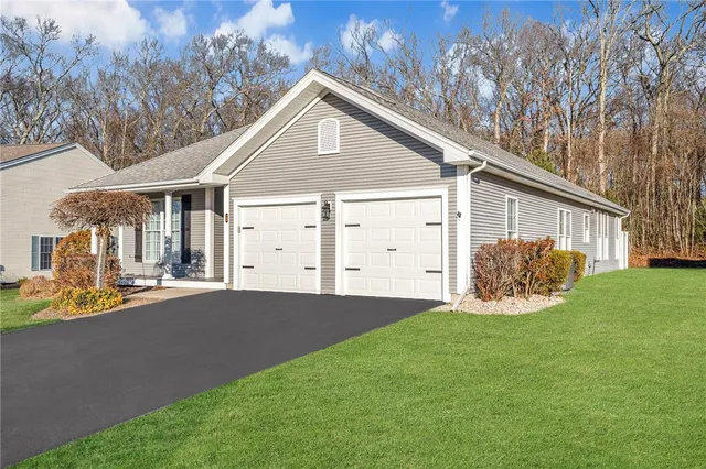 $659,900 | 23 Cambridge Circle, Smithfield, RI 02917