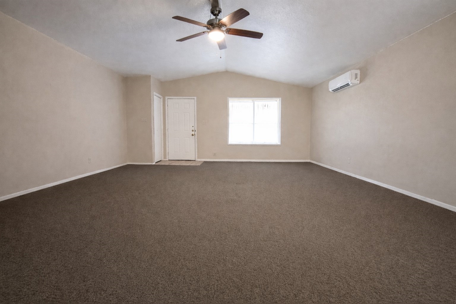 611 Reed Avenue Wharton, TX 77488 - Photo 2 of 14