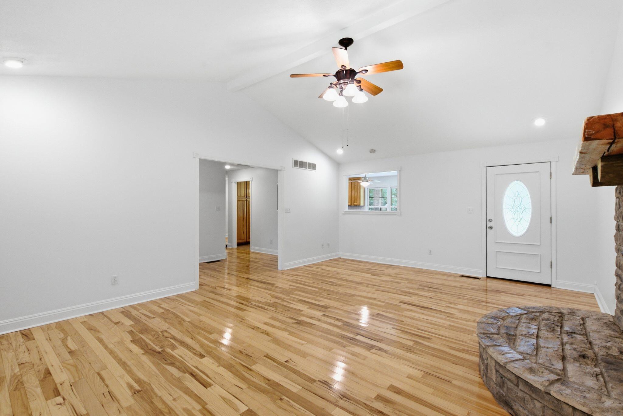 1077 Hammonds Creek Road Lawrenceburg, KY 40342 - Photo 11 of 52 dsc03547