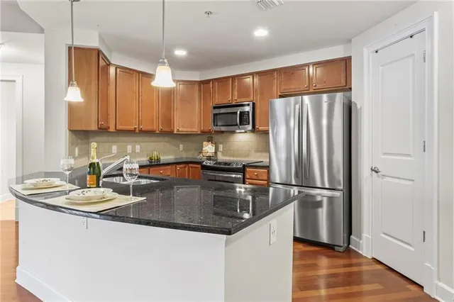 $2,900 | 200 River Vista Drive, Unit 208, Atlanta, GA 30339