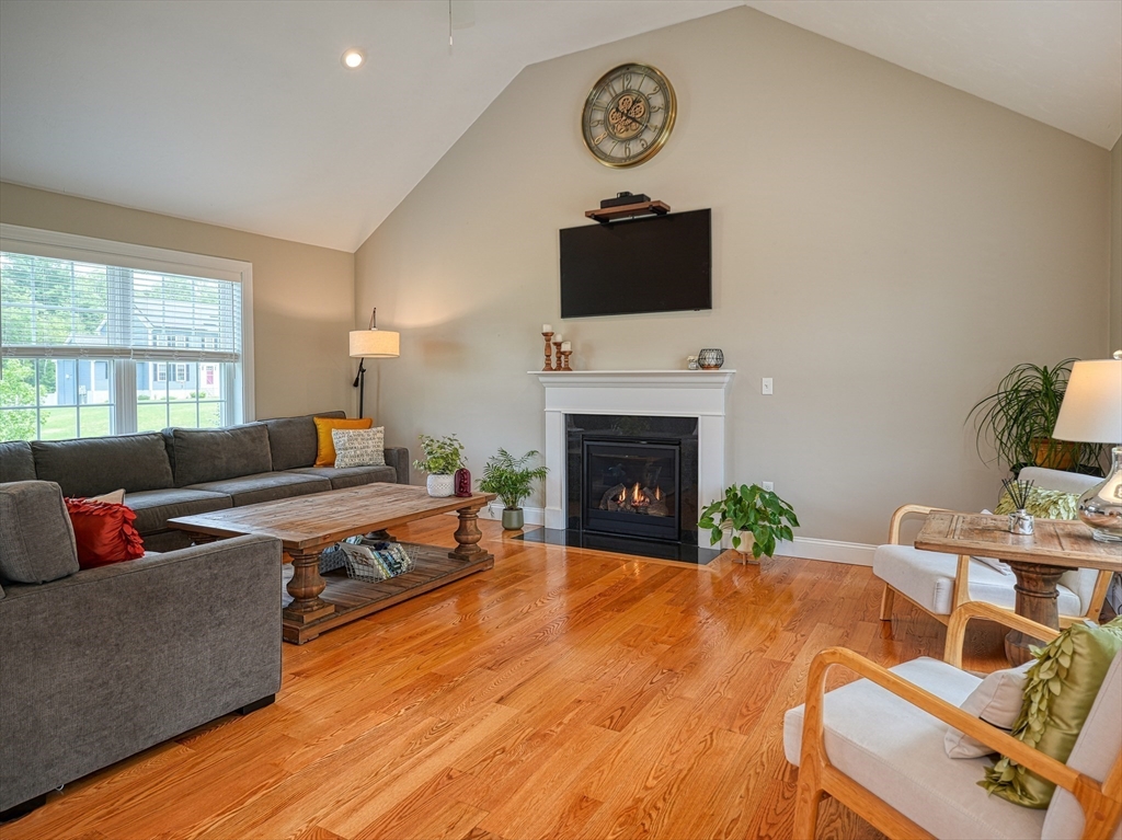 32 Turner Farm Road Uxbridge, MA 01569 - Photo 2 of 42 Gallery Image 2