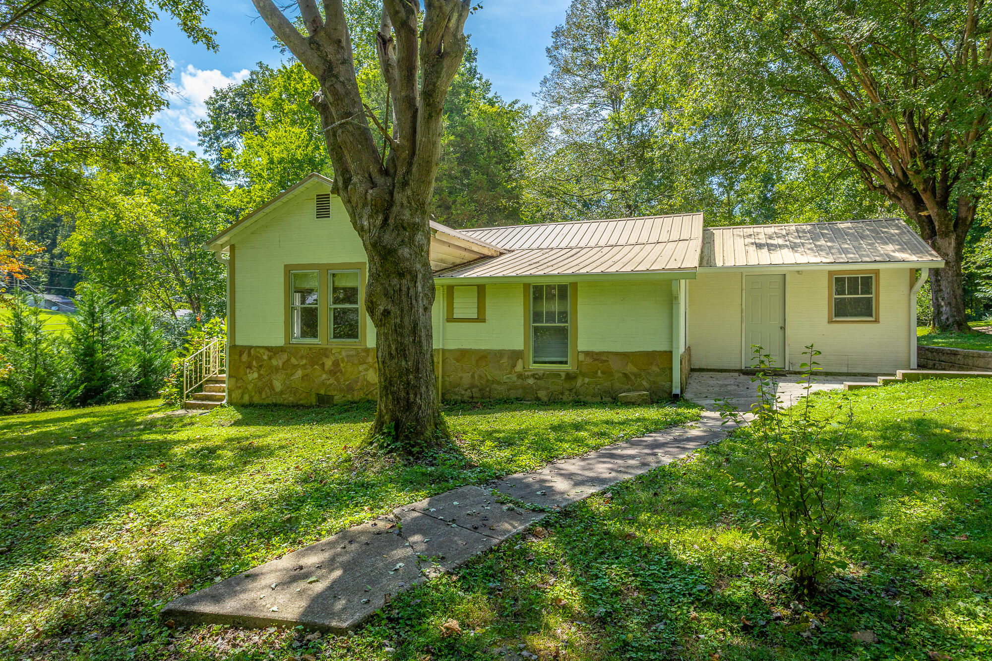 463 Griffith Highway Jasper, TN 37347 - Photo 11 of 52 463 Griffith Highway HD-65