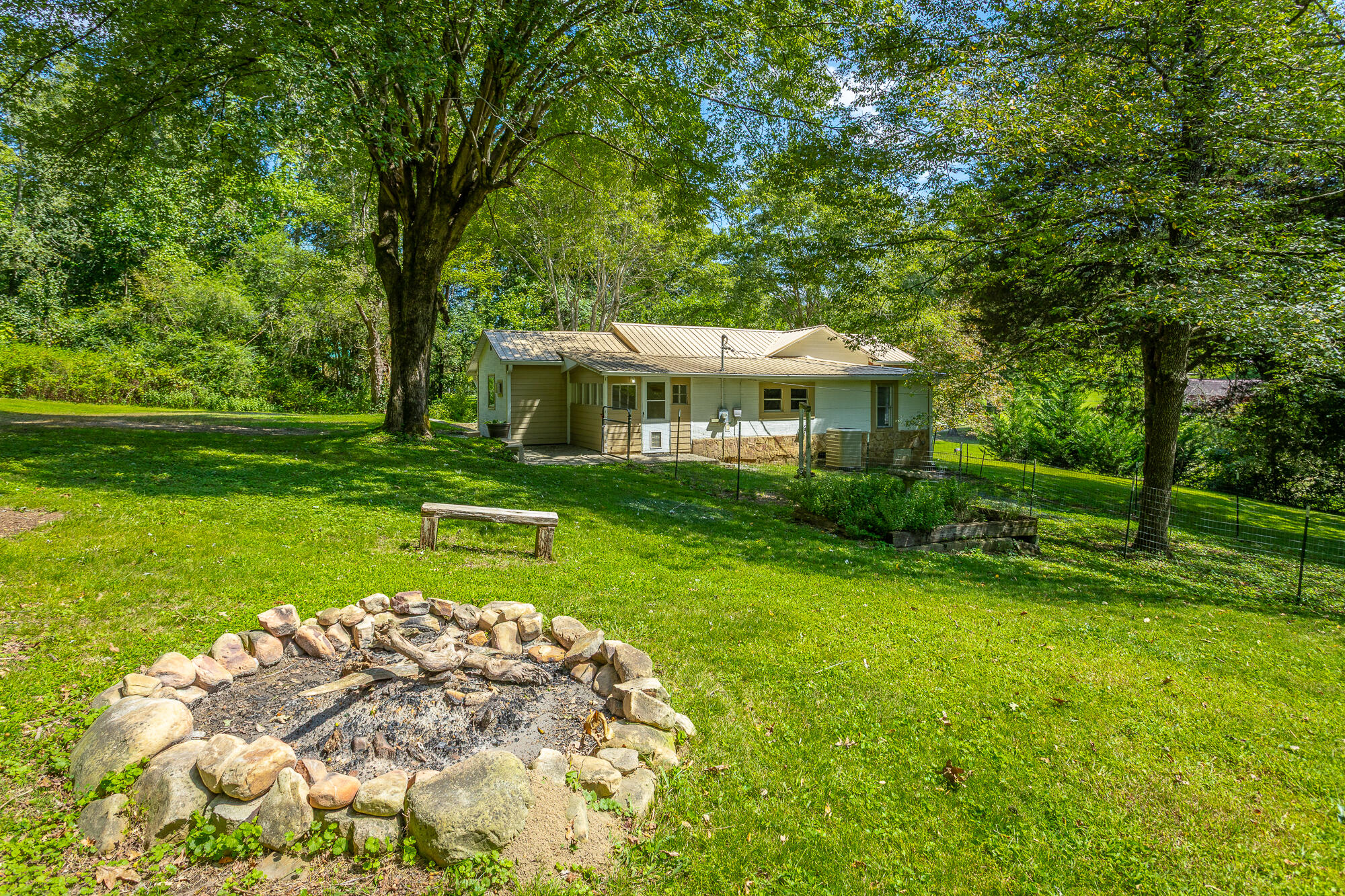 463 Griffith Highway Jasper, TN 37347 - Photo 12 of 52 463 Griffith Highway HD-54