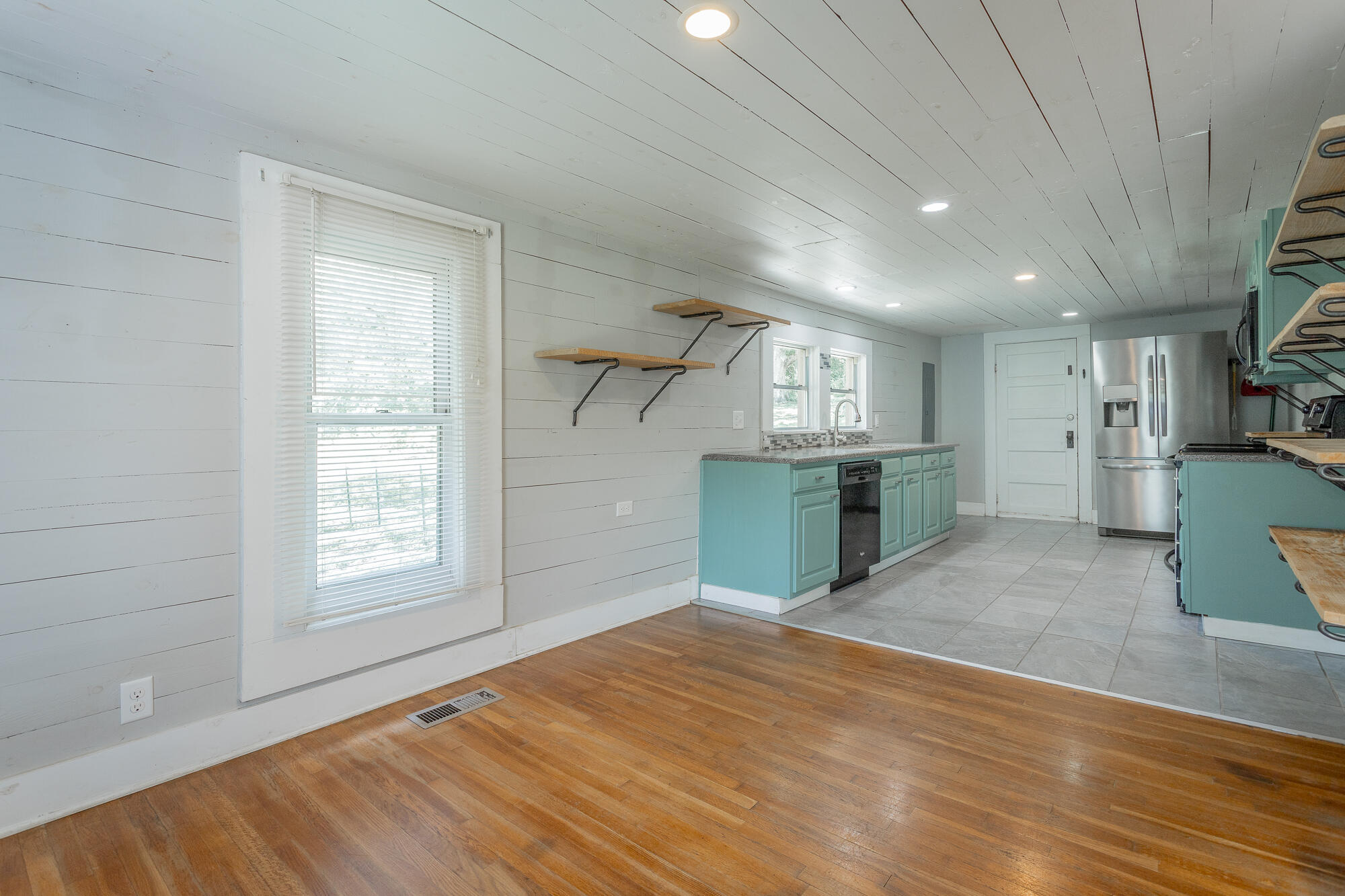 463 Griffith Highway Jasper, TN 37347 - Photo 20 of 52 463 Griffith Highway HD-27