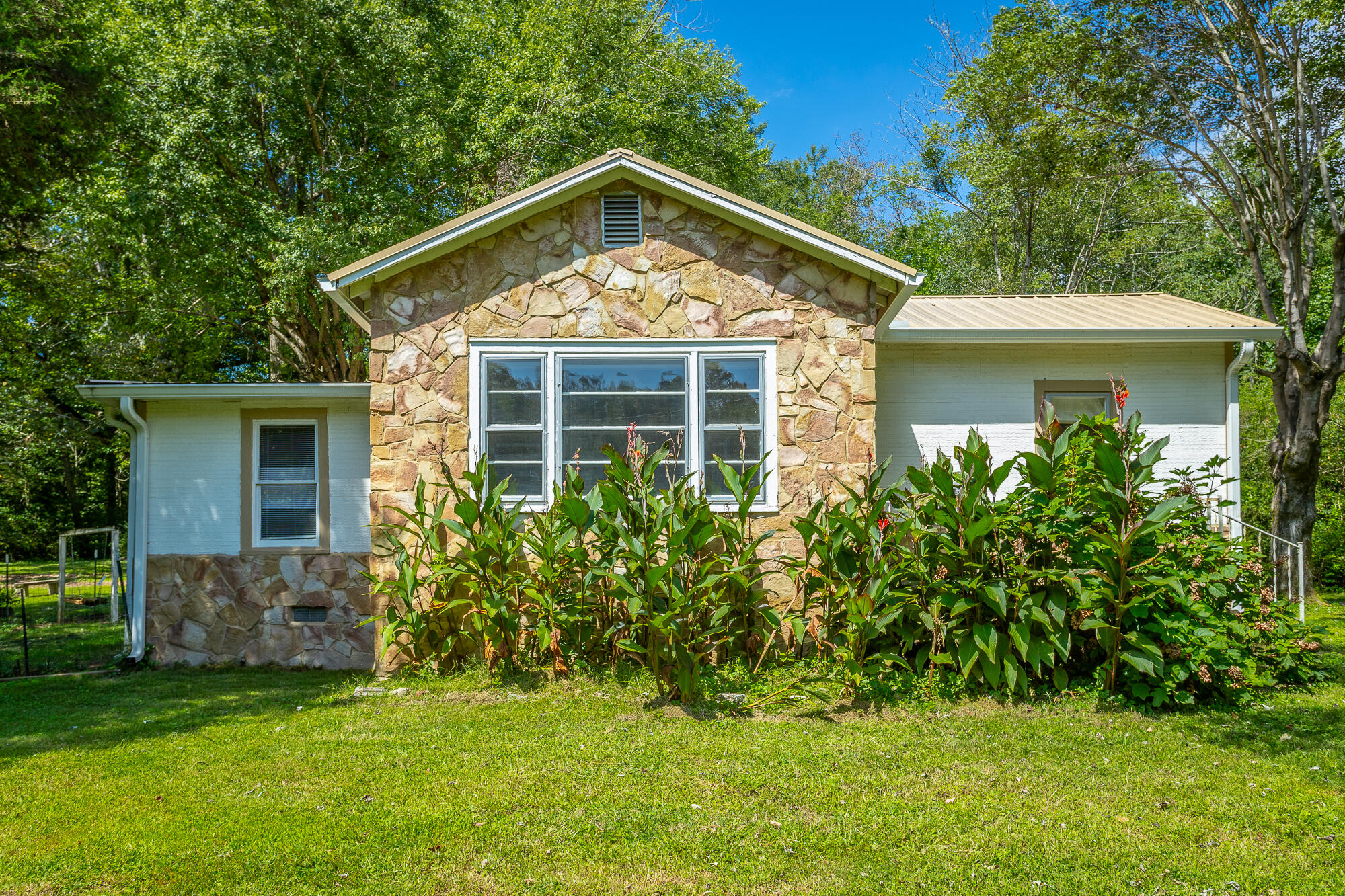 463 Griffith Highway Jasper, TN 37347 - Photo 2 of 52 463 Griffith Highway HD-45