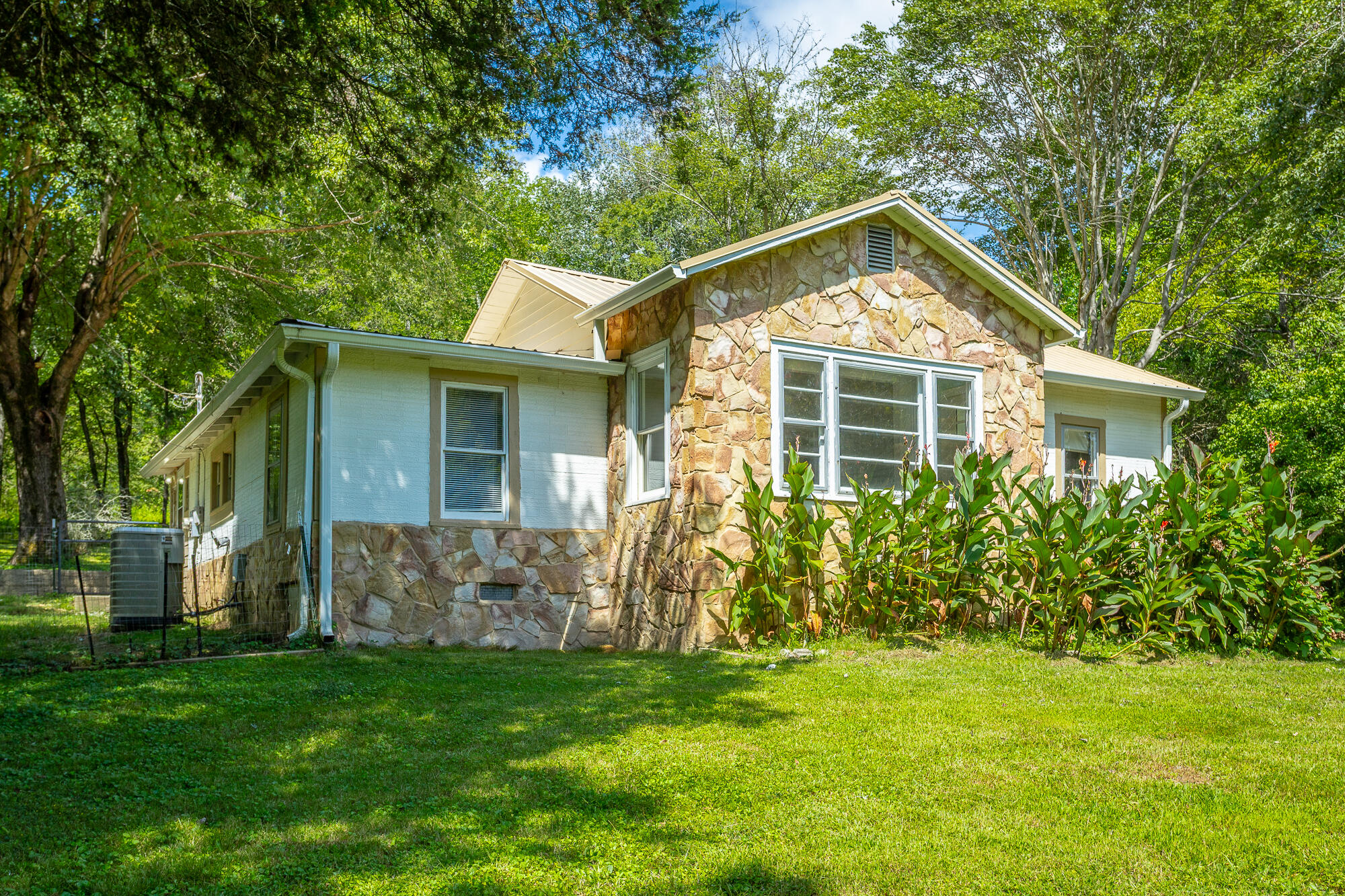 463 Griffith Highway Jasper, TN 37347 - Photo 3 of 52 463 Griffith Highway HD-47